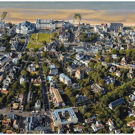 Апартаменты Superbe Renove A Cabourg, Face A La Pour 2 - Fr-1-788-33 Кабур