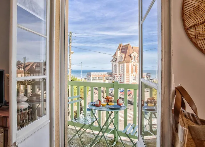 Апартаменты Superbe Renove A Cabourg, Face A La Pour 2 - Fr-1-788-33